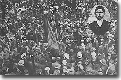 Enterro do sapateiro José Antonio Martinez Fonte: Site- www.brasil-outros500.org.br/greve17.htm